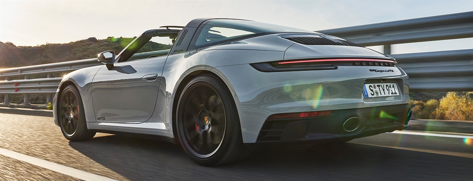 More of what you love. - De nieuwe Porsche 911 GTS-modellen.